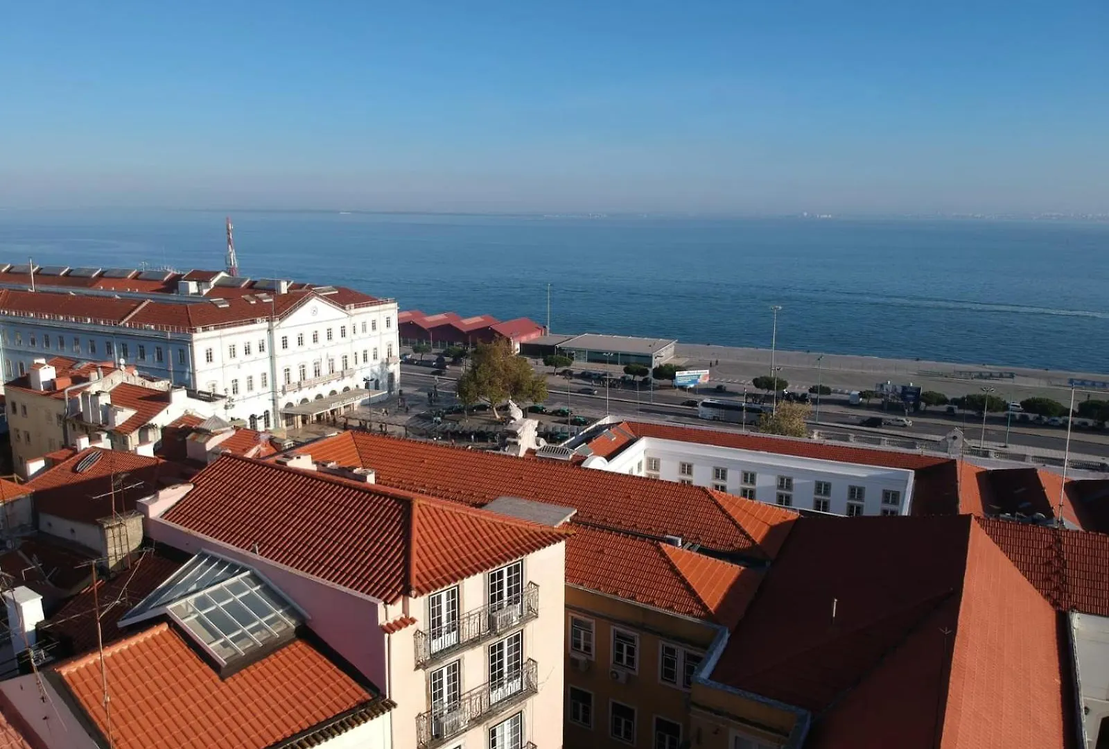 Alfama Top River View Rooftop Lisbon Apartment